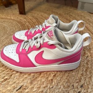 Nike Kids Sneakers in Pink and White